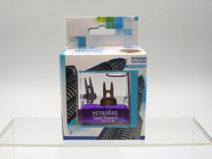 Alternative view of Float Paper Weight - Petronas Twin Towers (Square)